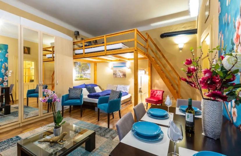 Cherry Blossom Designer Apartment In The Center With Free Parking — Fotók 1